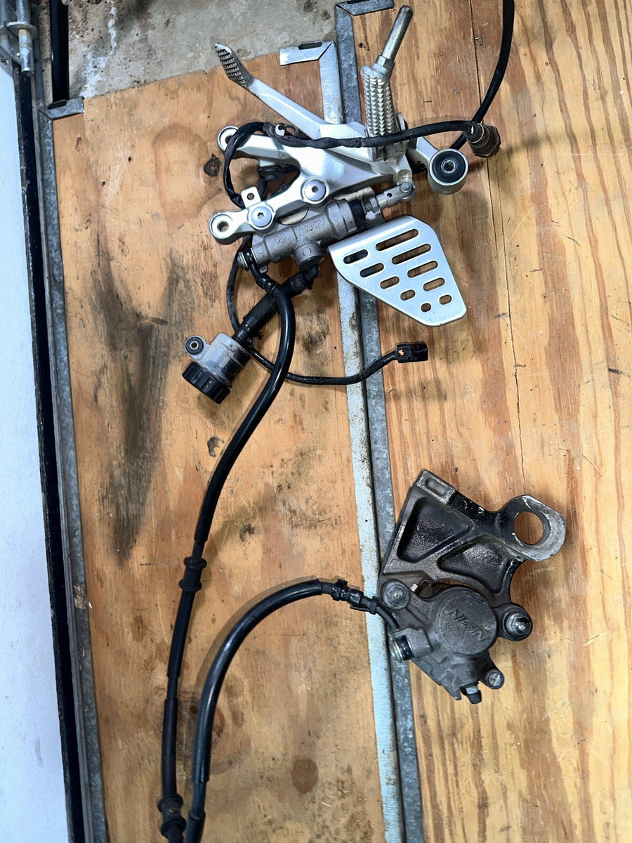 06 07 08 09 10 11 12 13 14 15 16 R6 R6R YAMAHA RIGHT REARSET CALIPER FOOT PEG