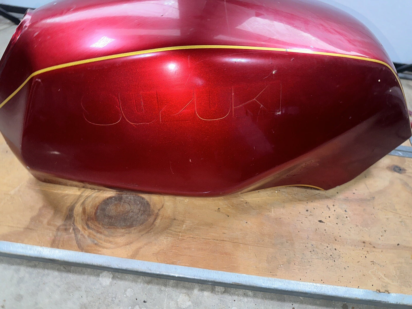 1982 Suzuki GS1100E Fuel Tank GS1100 E GS 1100 E GAS