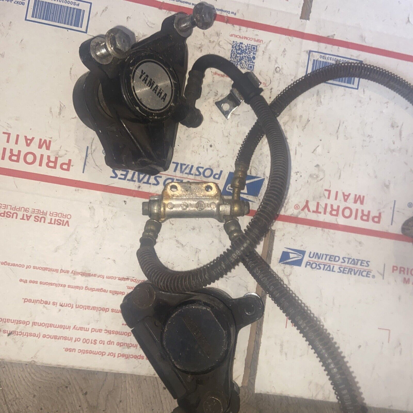 YAMAHA FZ750 BRAKE CALIPER SET PAIR CALIPERS