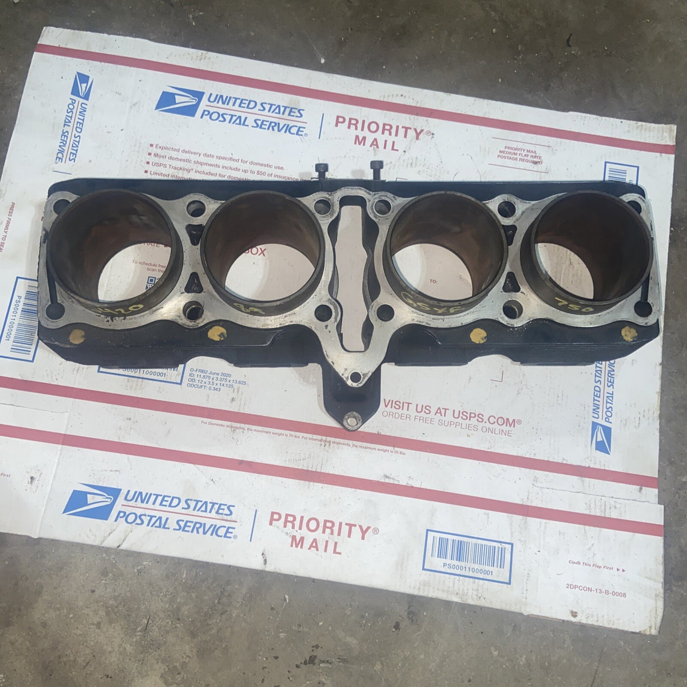 1989 Suzuki GSXR ENGINE MOTOR PISTON CYLINDERS BLOCK JUG
