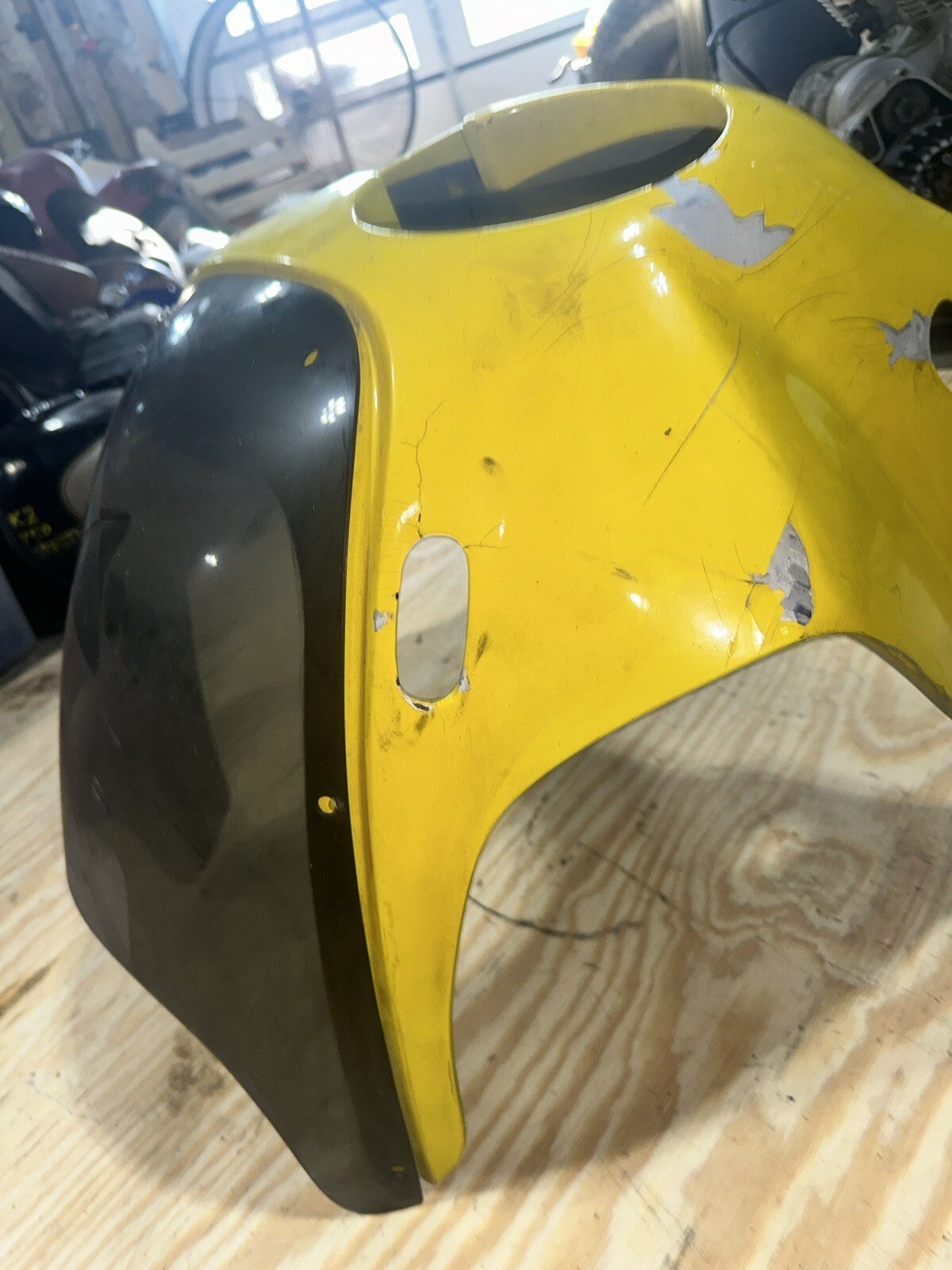 Yamaha FZ 600 Front Fairing Headlight Cowl Nose 2AX-2835G-00-GE 1986-1988