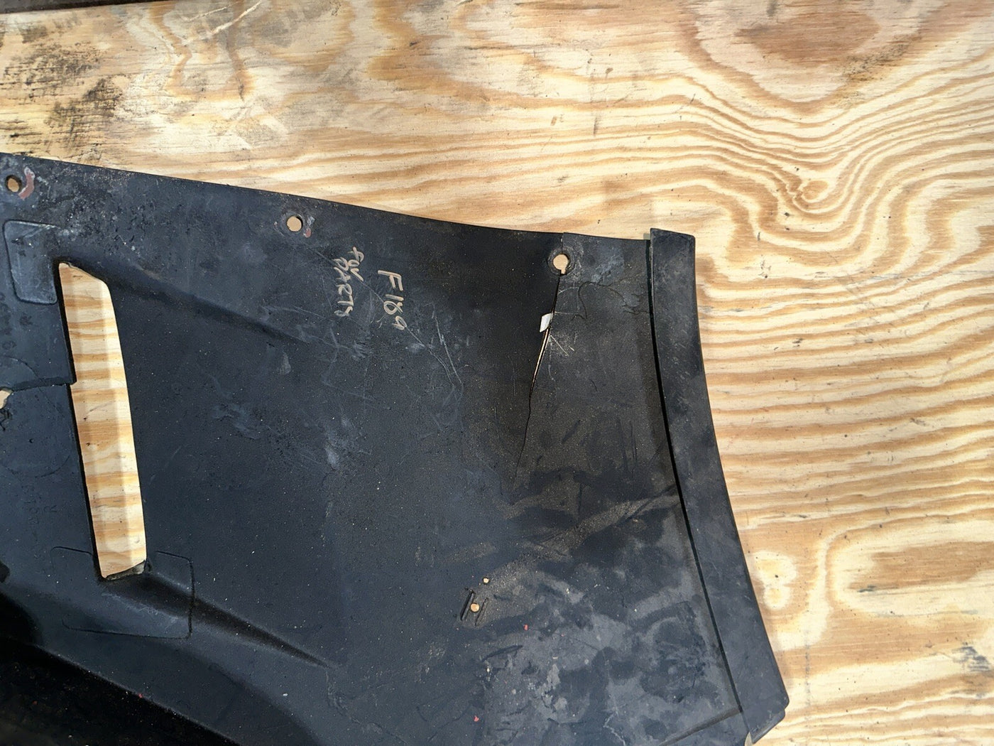 86-88 Suzuki GSXR 750 Right Side Fairing Cowling 94440-27A0 Cracks