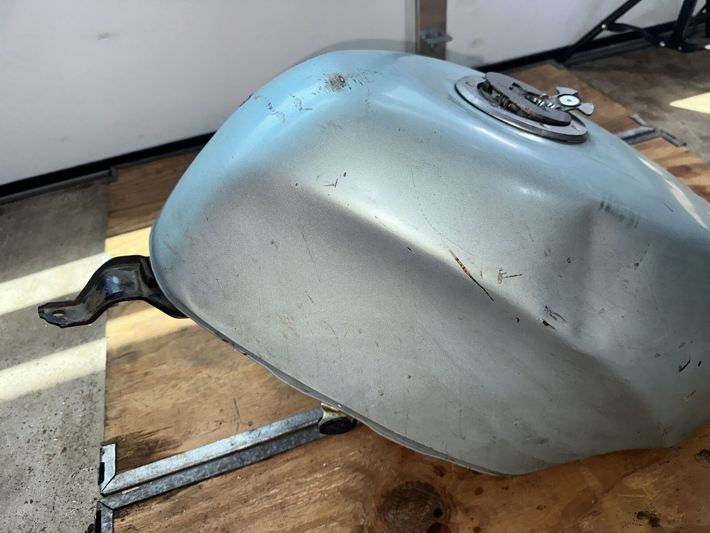 91-92 KAWASAKI NINJA ZX7R ZX750 GAS TANK FUEL CELL PETROL RESERVOIR