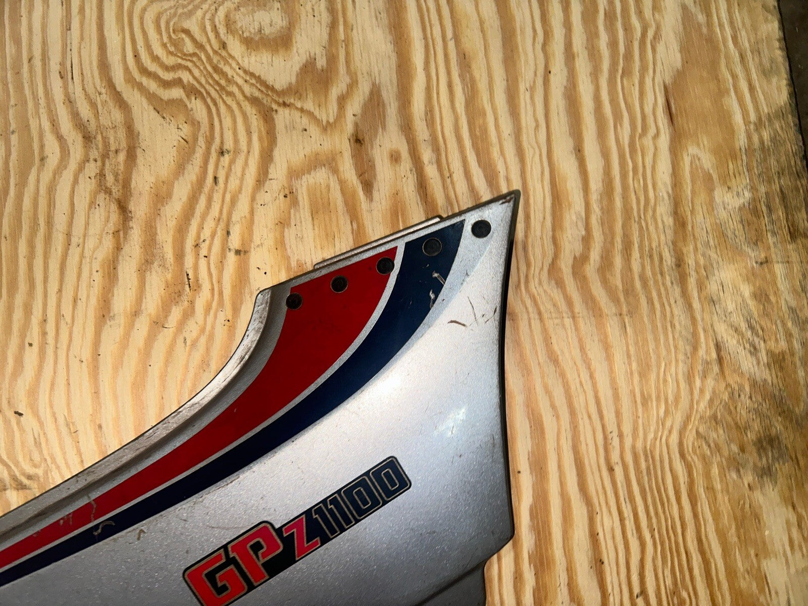 83-85 KAWASAKI GPZ1100 RIGHT  SIDE FAIRING PANEL COVER