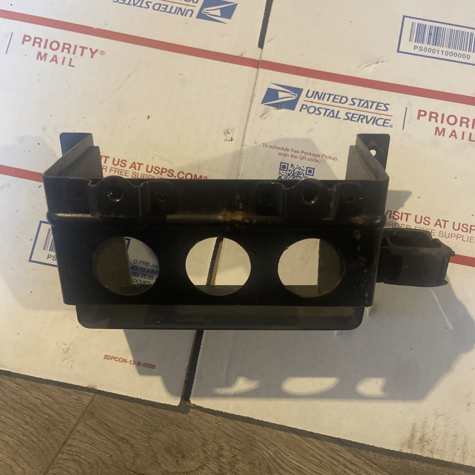 1994 SUZUKI RF900 RF 900 BATTERY BOX TRAY HOLDER