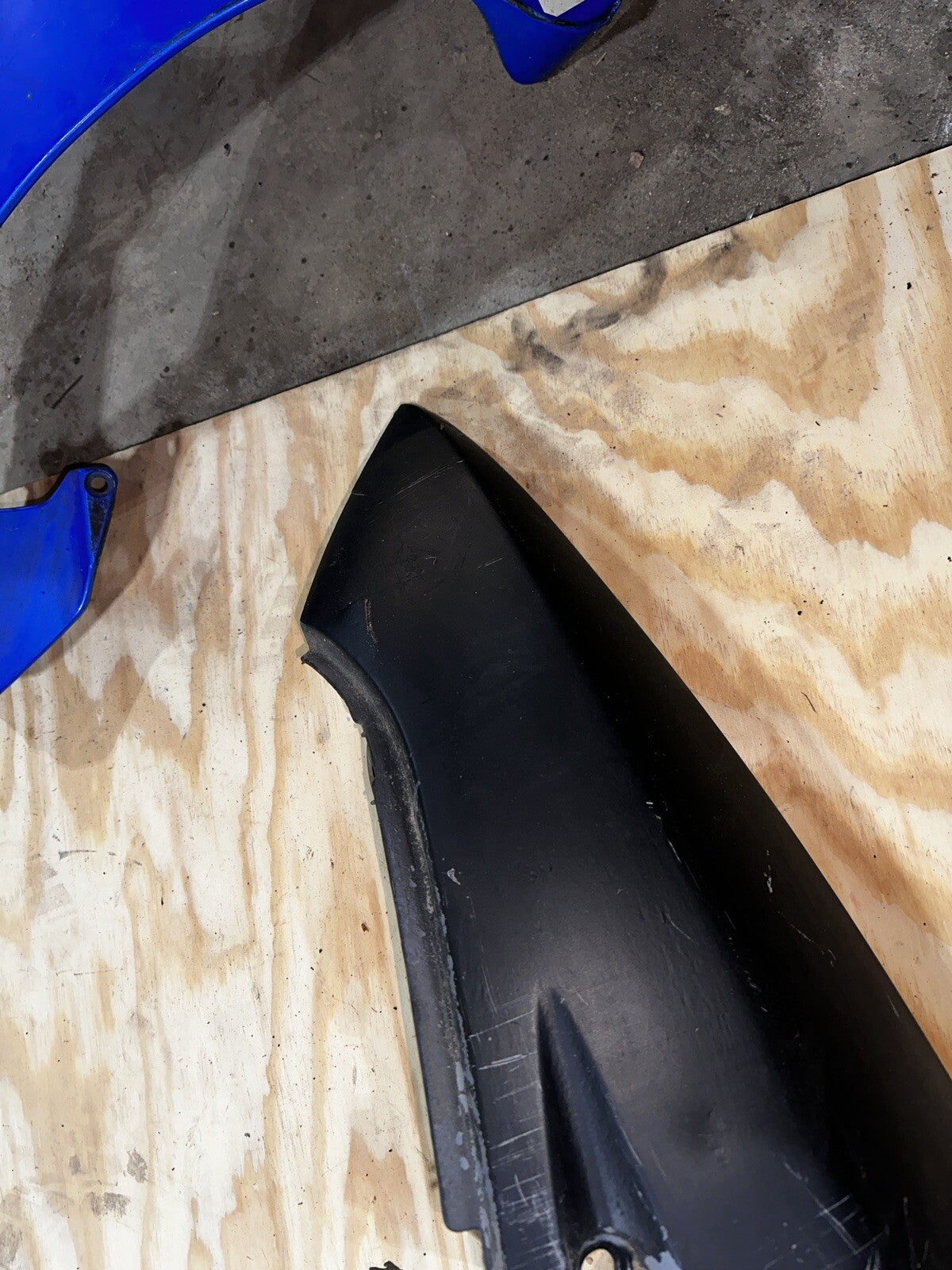 98 Suzuki GSXR GSX R 750 GSXR750 left rear side cover tail cowl fairing panel