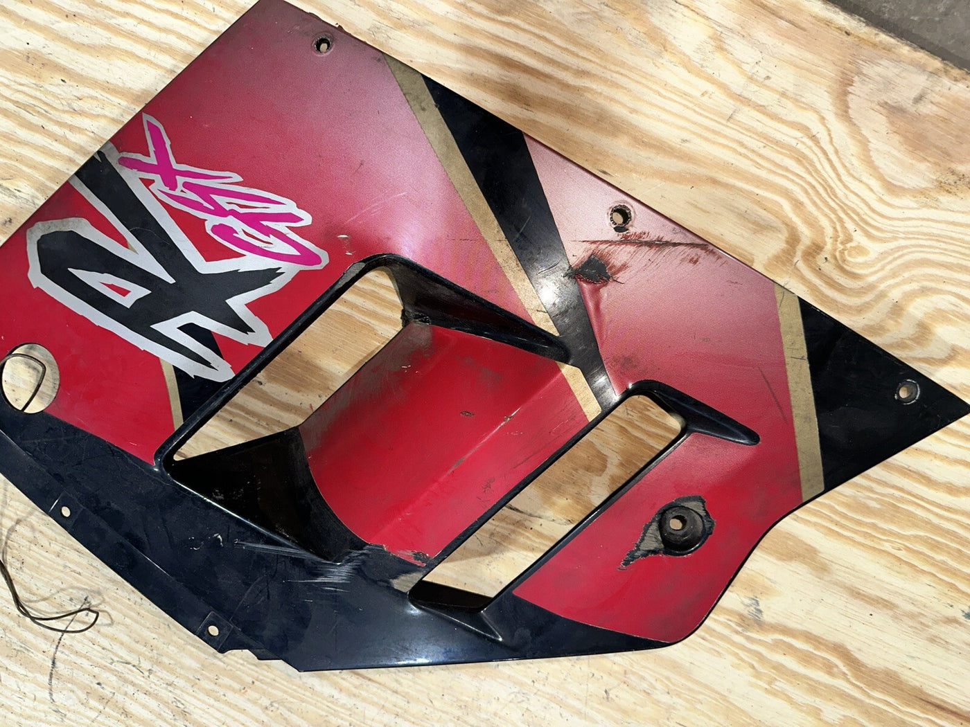 1991 1992 Suzuki GSXR1100 1100 Right Side Fairing Cowling OEM 94431-40C0