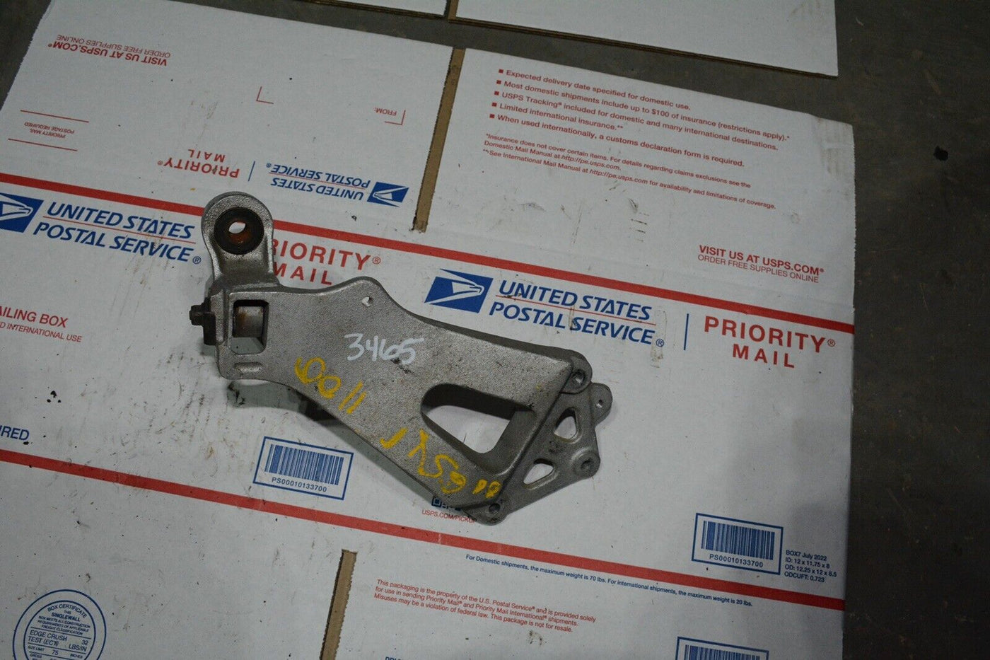 86-87 SUZUKI GSXR1100 REAR BACK PASSENGER PEG SET PAIR