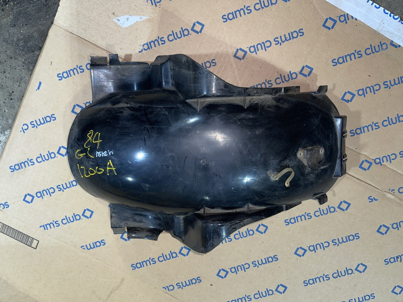 84-87 honda goldwing GL1200 GL 1200 OEM REAR BACK WHEEL FENDER MUD GUARD INNER