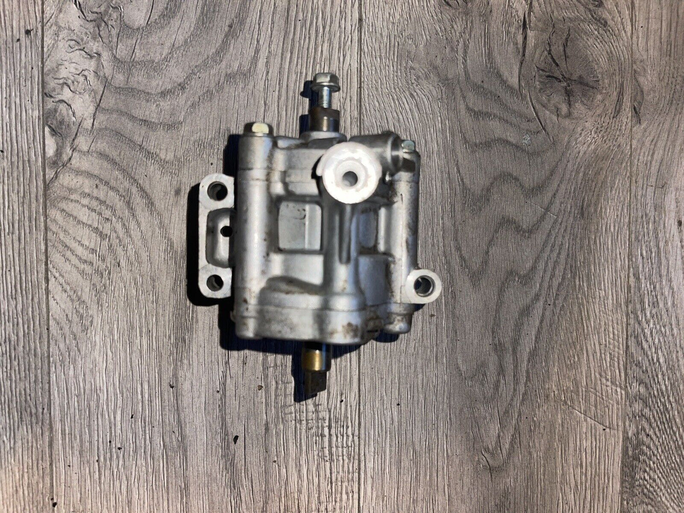 HONDA CBR1000 F  ENGINE OIL PUMP 87 88 90 91 