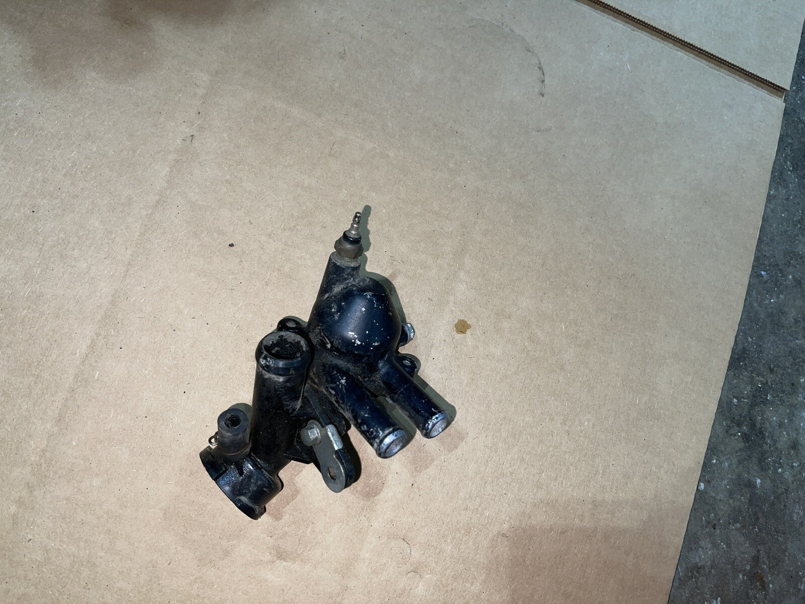 1985 VF500FF VF 500 HONDA  thermostat housing