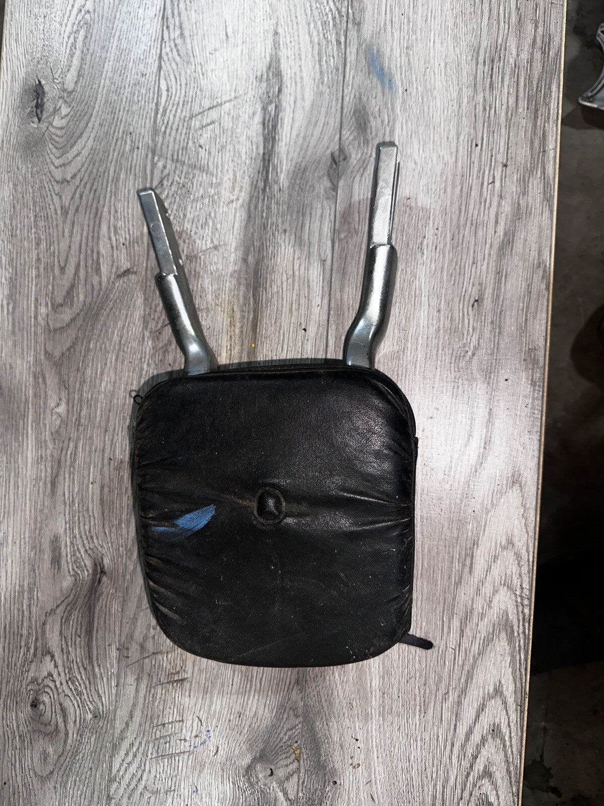 96 Yamaha XV750 XV 750 Virago Rear Back Passenger Rest Sissy Bar