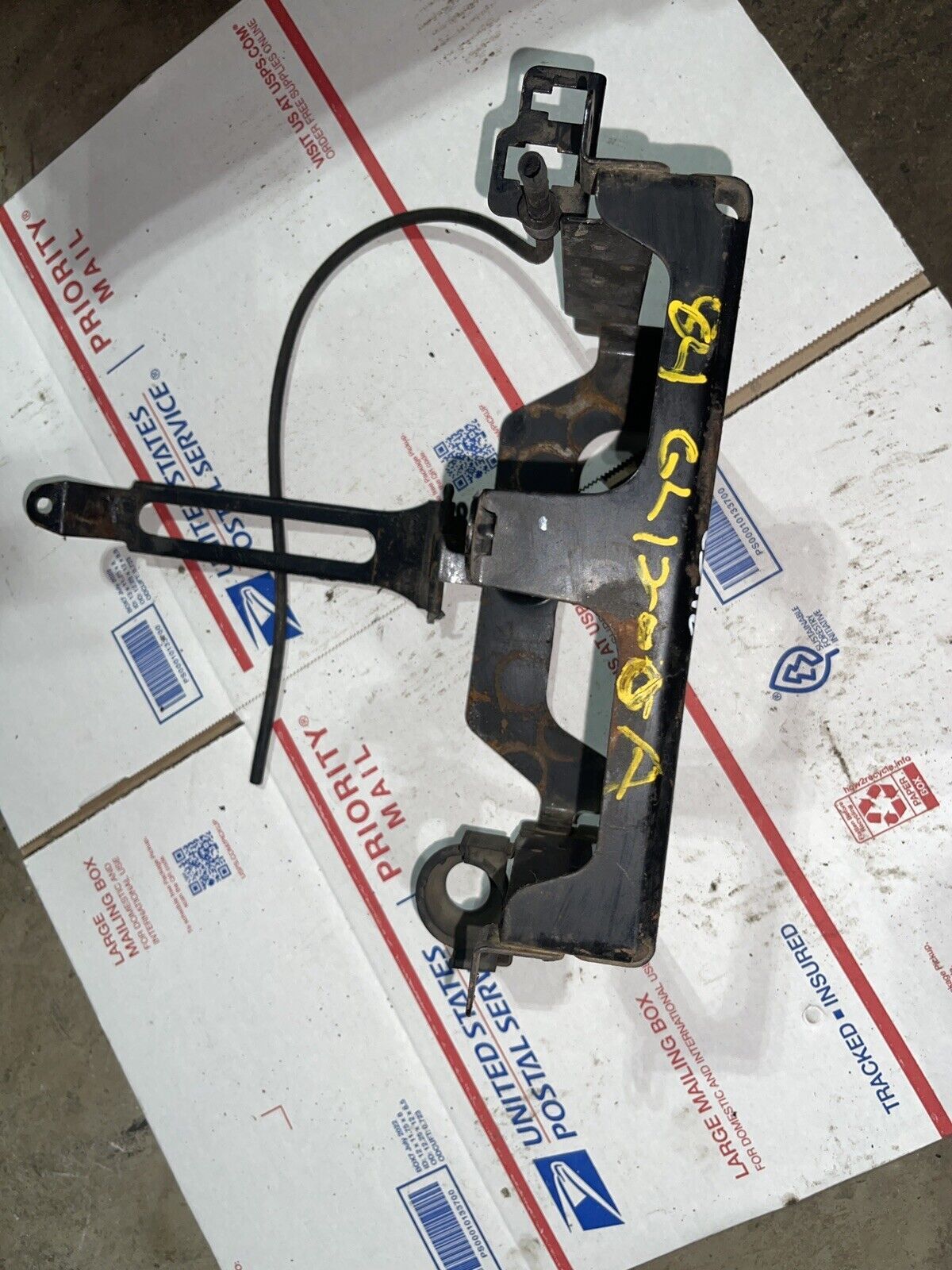 1984 Honda Goldwing 1200 GL1200 BATTERY TRAY BOX HOLDER BRACKET MOUNT GL 84