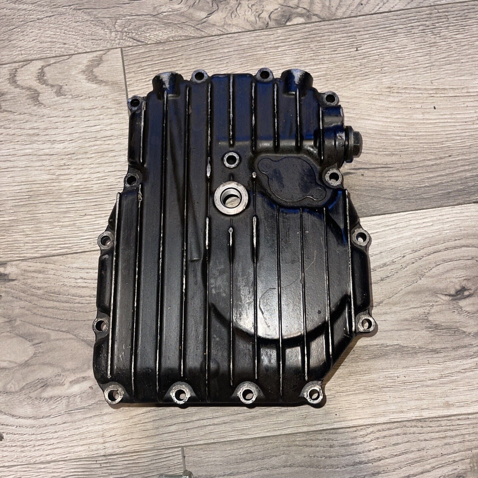 1983 SUZUKI GS550E OEM ENGINE MOTOR BOTTOM OIL PAN COVER