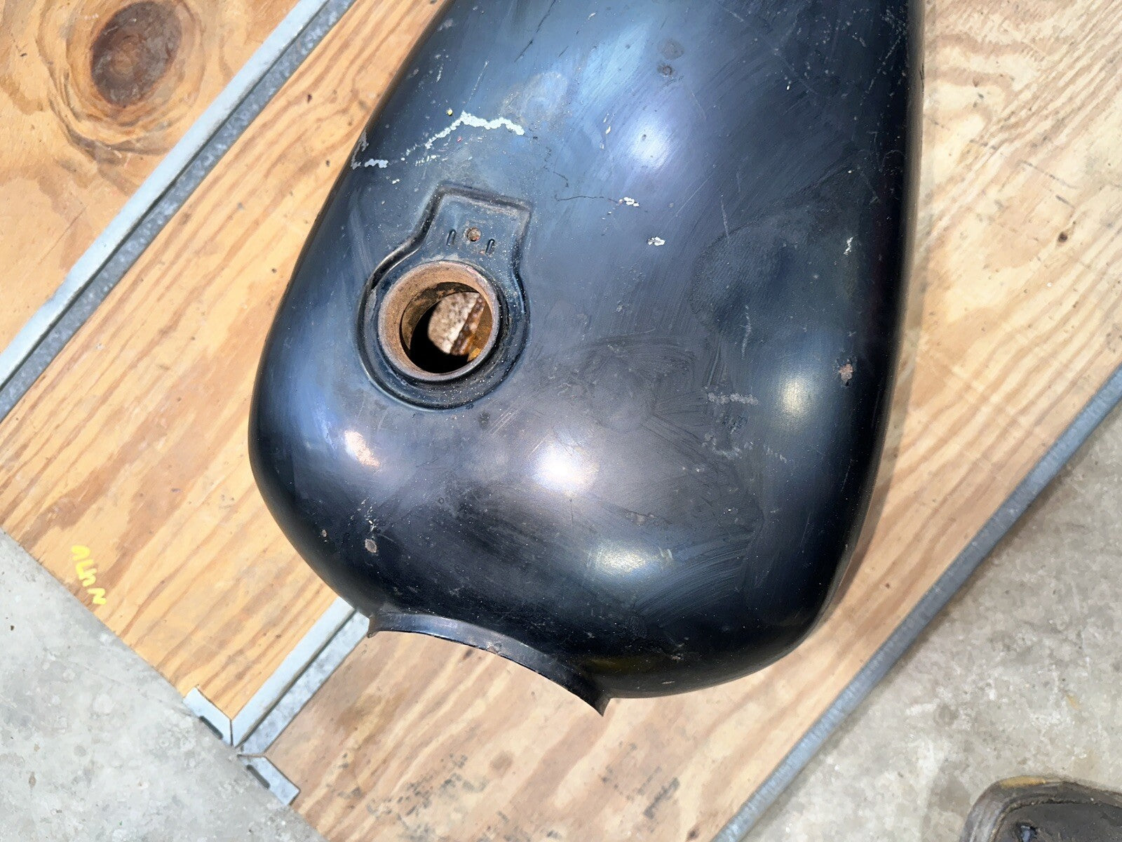 YAMAHA VIRAGO FUEL TANK PETROL GAS XV750 1981-1983 XV 750