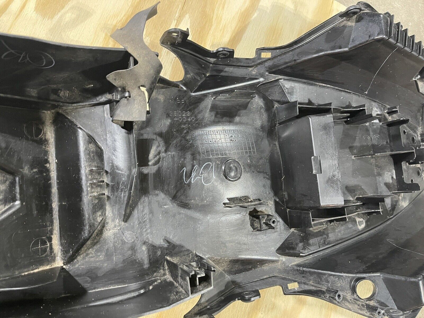 2014 Kawasaki Ninja EX300 EX 300 A Under Seat Pan Panel Tray Holder Wheel Well 
