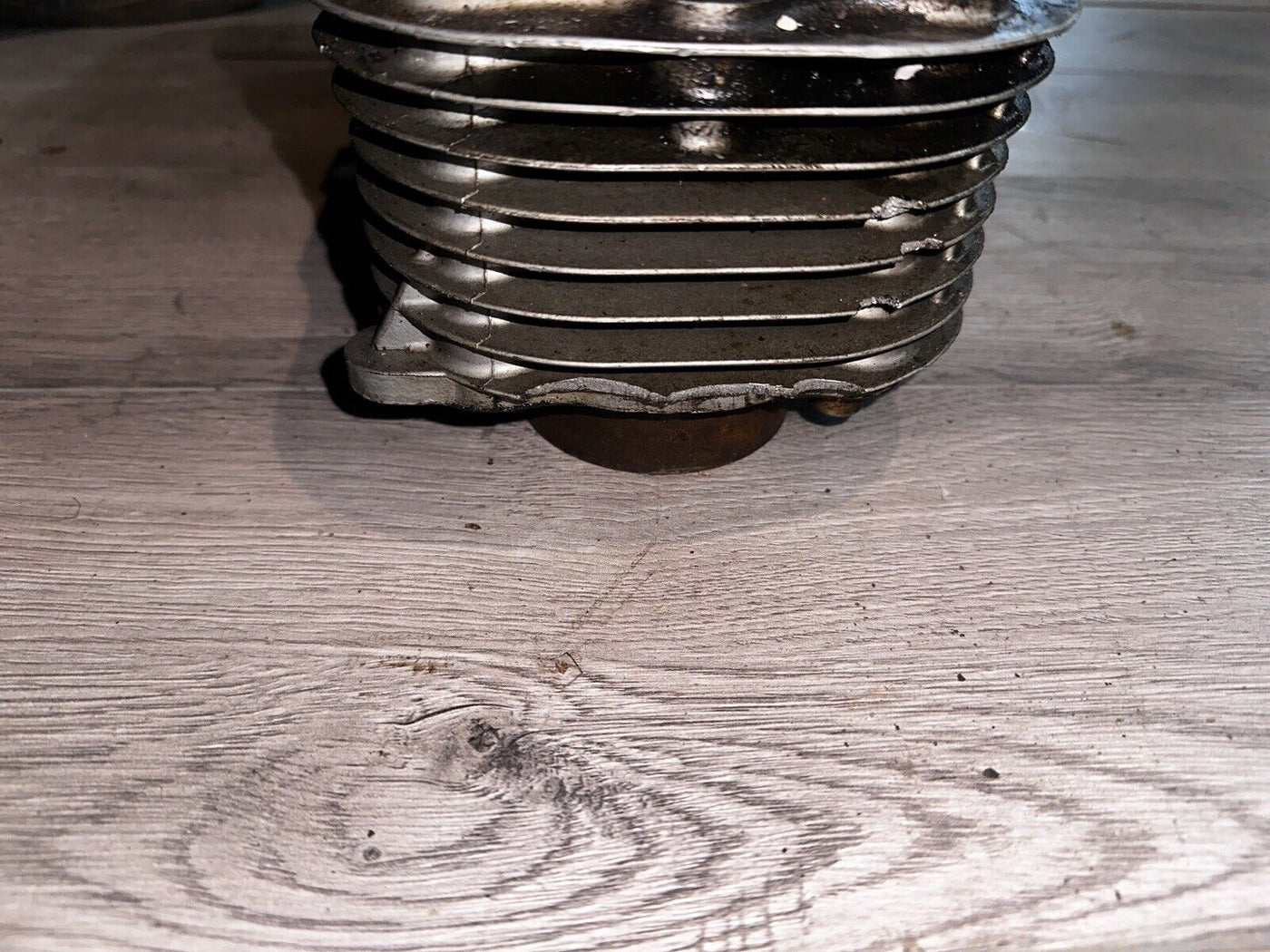 2002 Yamaha YZF R6 R6R OEM Rear Right RH Foot Peg Rest Bracket Hanger