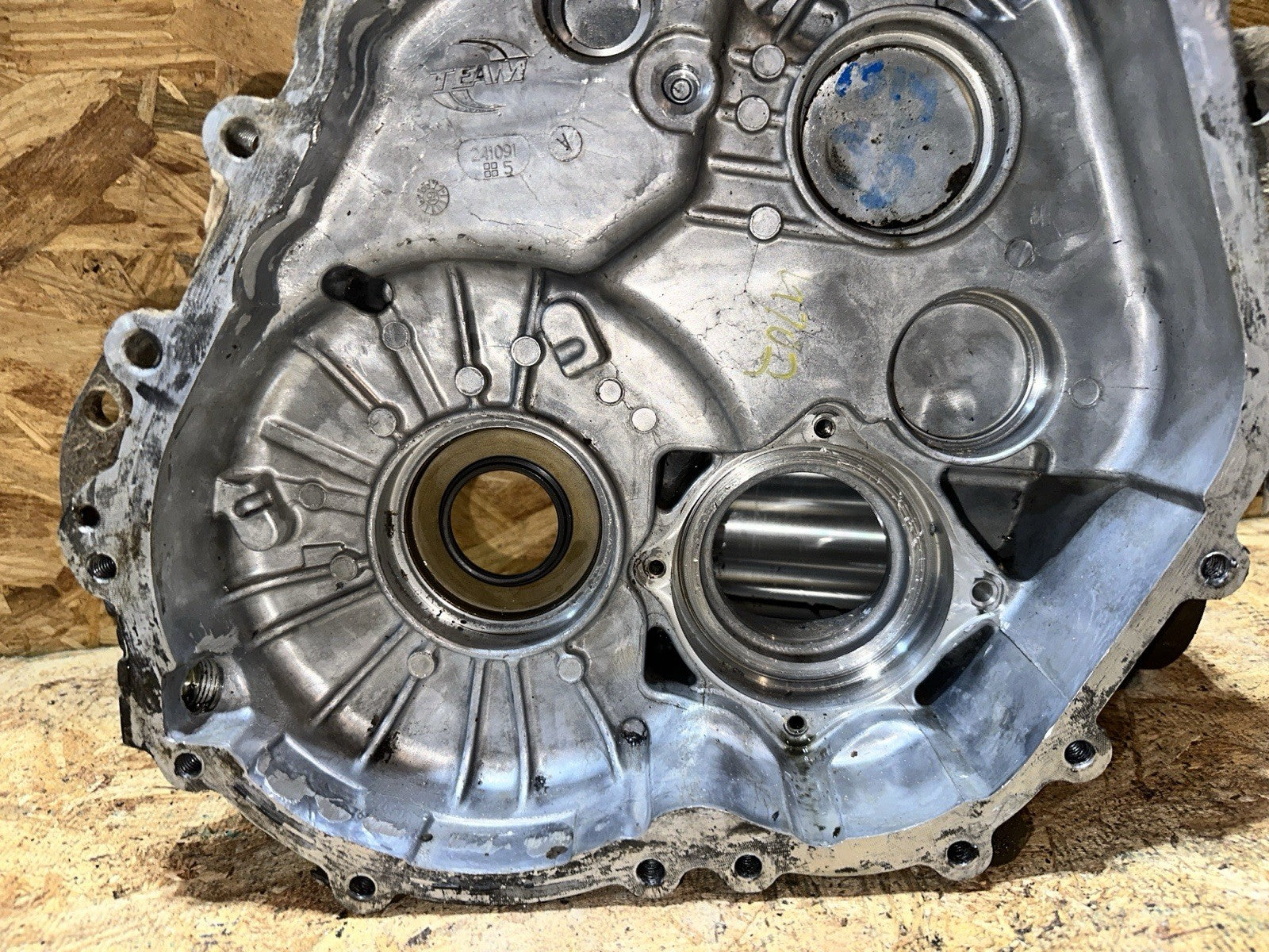 Polaris RZR XP 1000 20 HIGHLIFTER  left Transmission Gear Case Housing 3236544