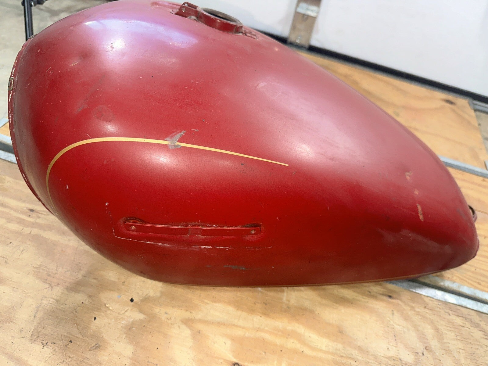 1981 YAMAHA XS850  GAS TANK FUEL TANK PETROL TANK RESERVOIR