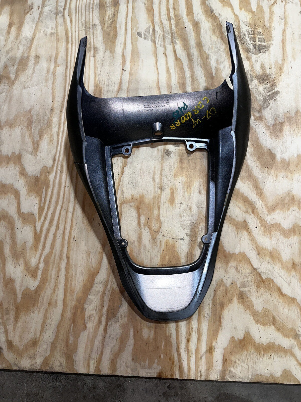 2008 08 07-08 HONDA CBR600RR REAR BACK TAIL FAIRING PLASTIC COWL
