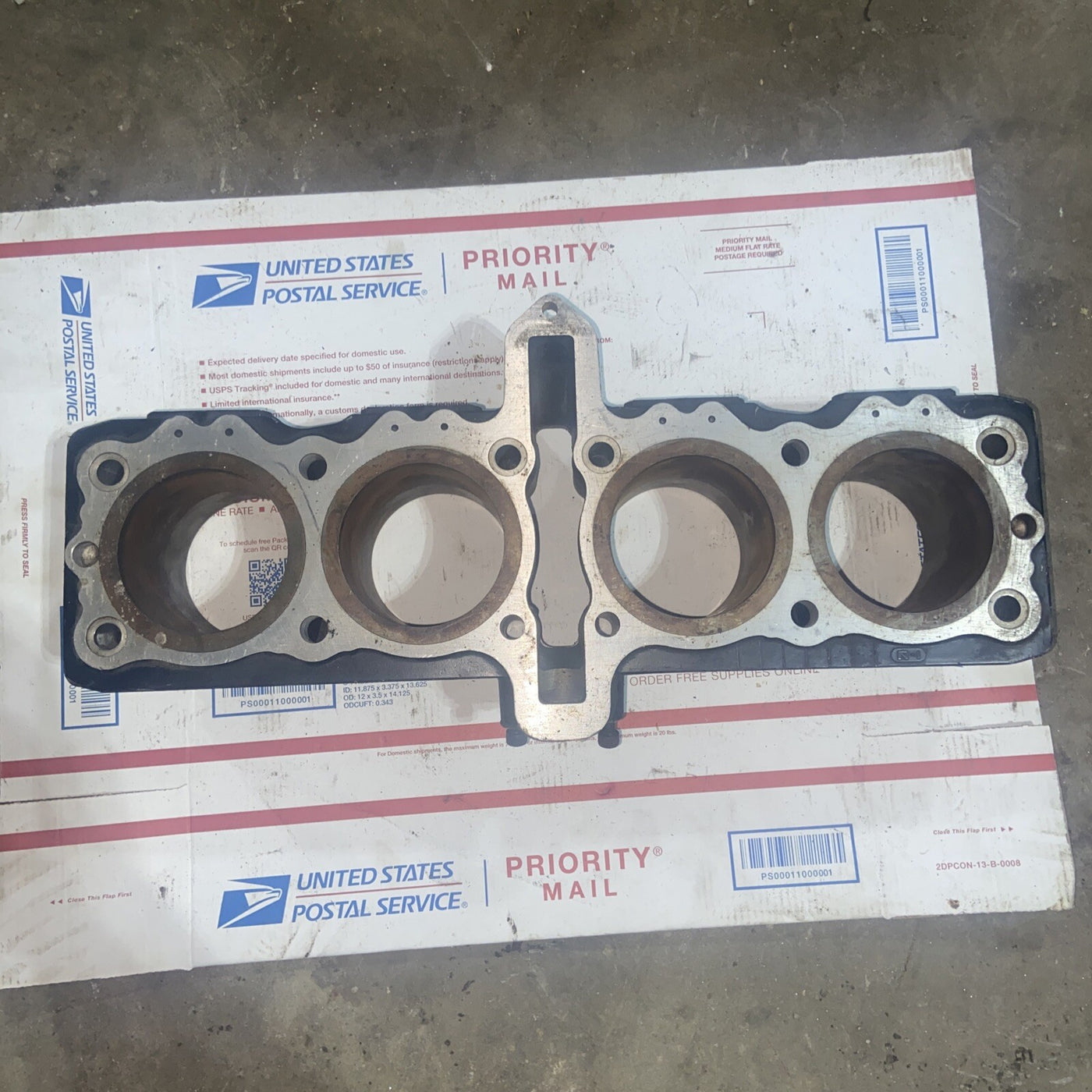 1989 Suzuki GSXR ENGINE MOTOR PISTON CYLINDERS BLOCK JUG