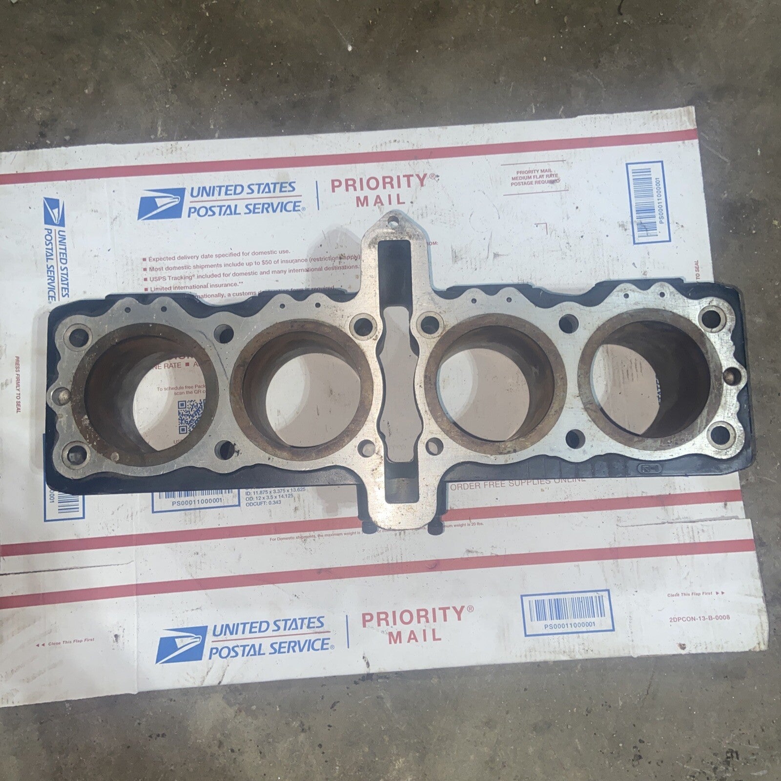 1989 Suzuki GSXR ENGINE MOTOR PISTON CYLINDERS BLOCK JUG