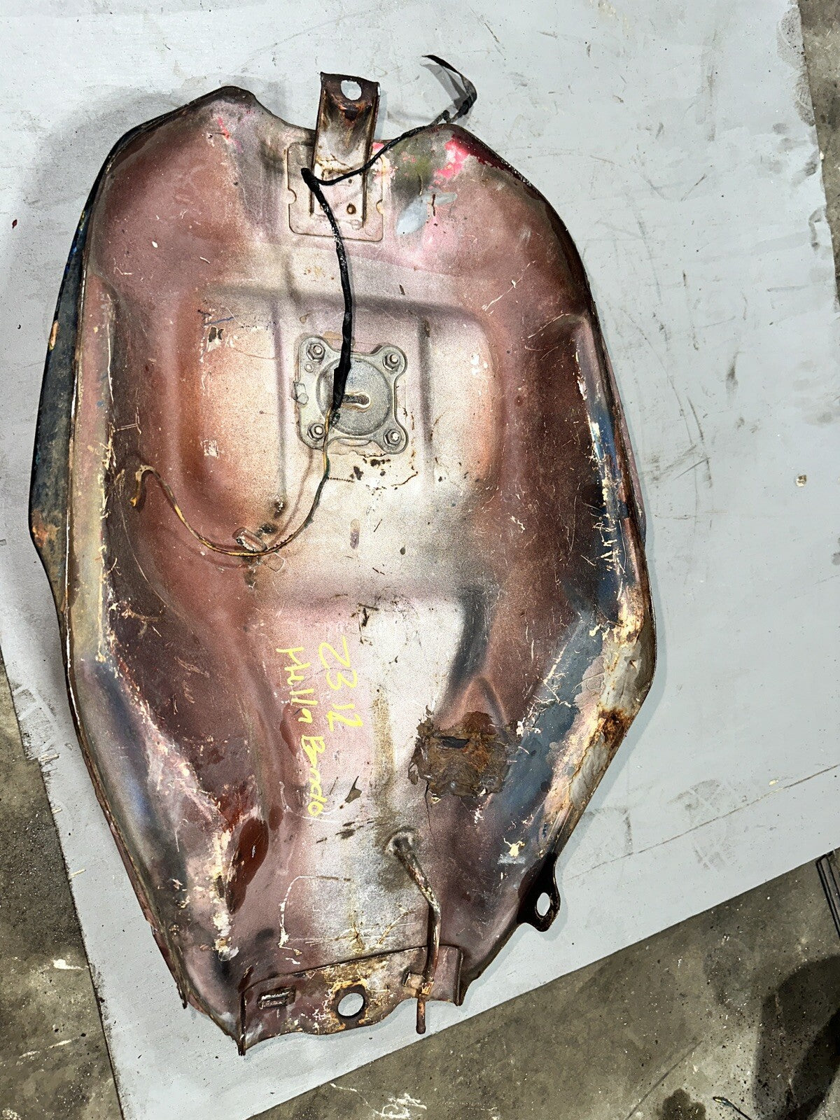 84 HONDA INTERCEPTOR 750 VF750F GAS TANK FUEL PETROL RESERVOIR Lots Of Filler