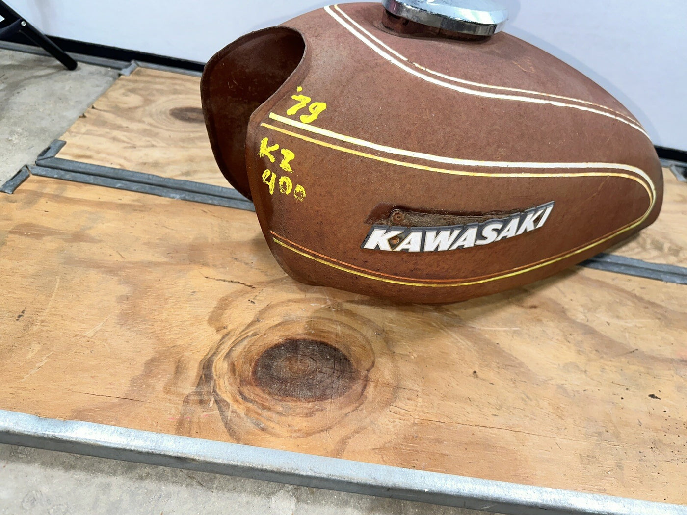 1974-77 Kawasaki KZ400 KZ 400 Gas Tank Fuel