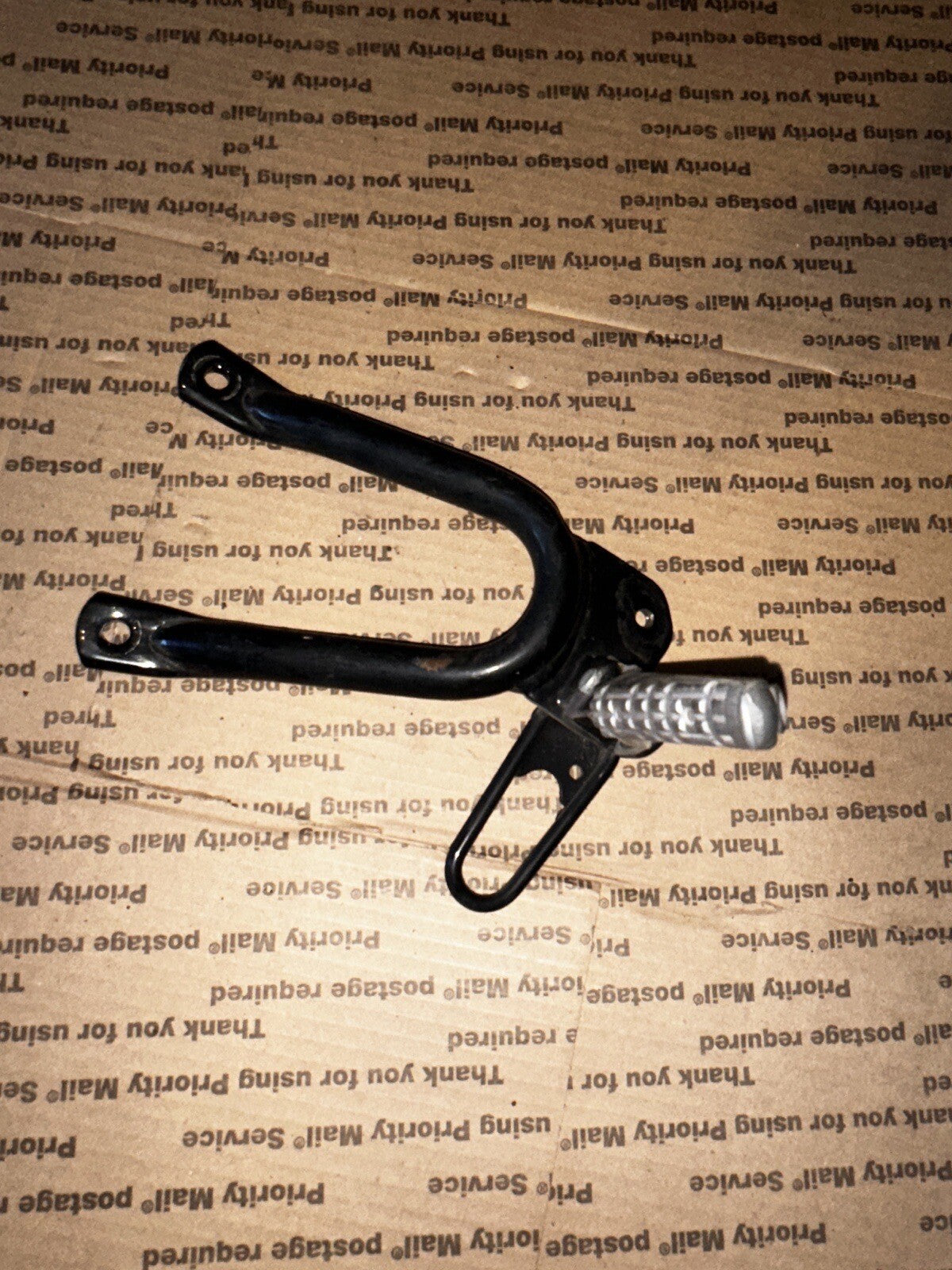 89 99 Yamaha FZR 600  Right Rear Foot Peg with Bracket 3HE-2742L-01-00