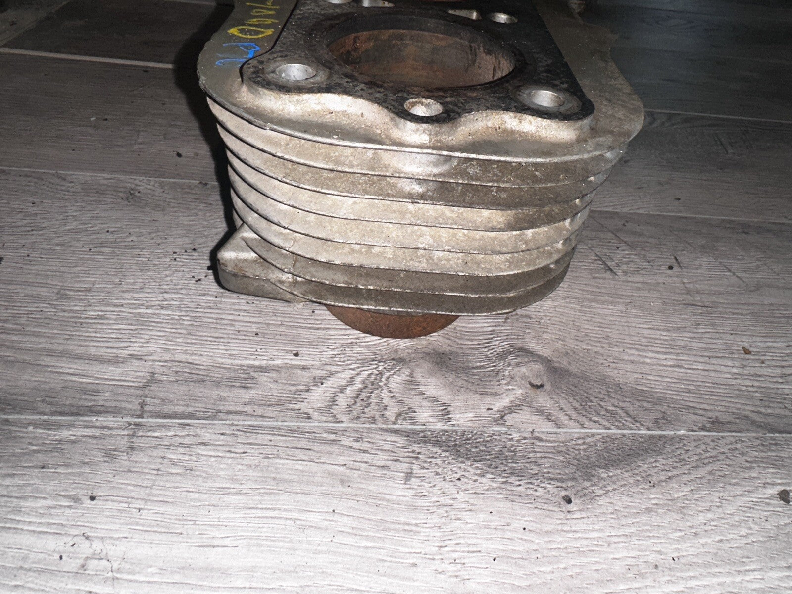 79 SUZUKI GS1000 CYLINDER JUG