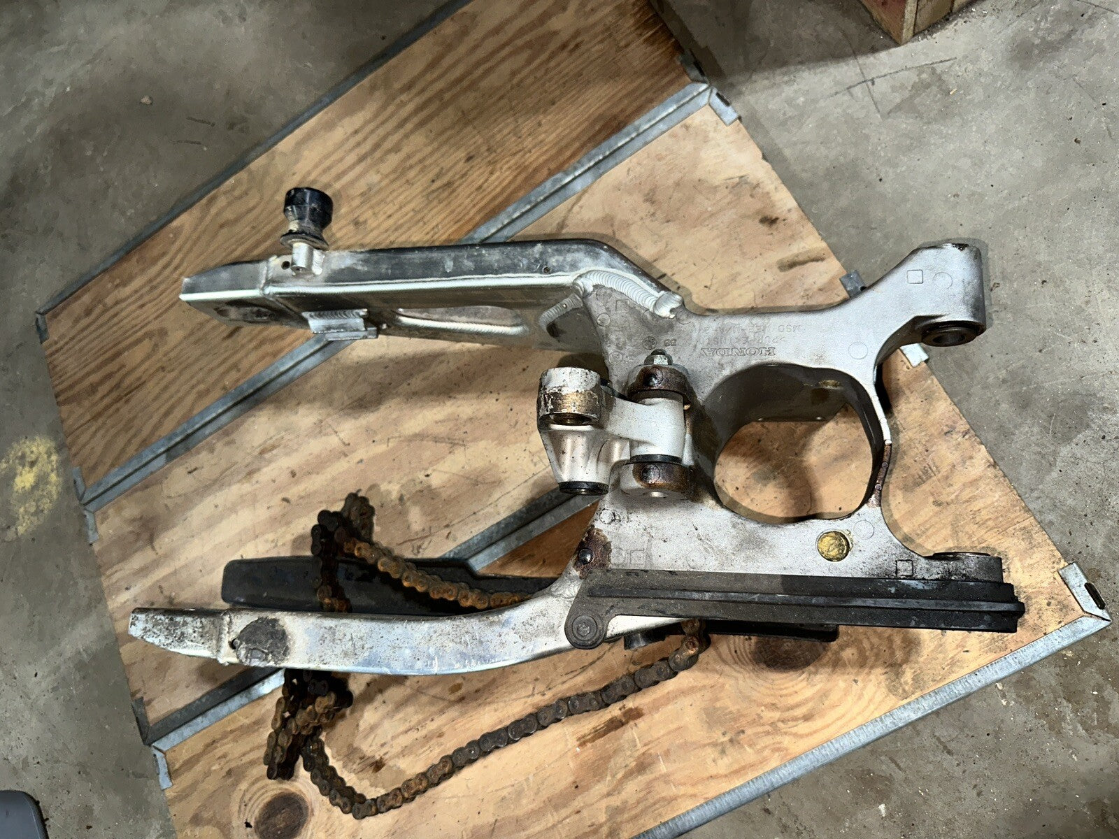 2004 04 03-06 Honda CBR600RR CBR 600 Rear Back Suspension Pivot Swingarm 