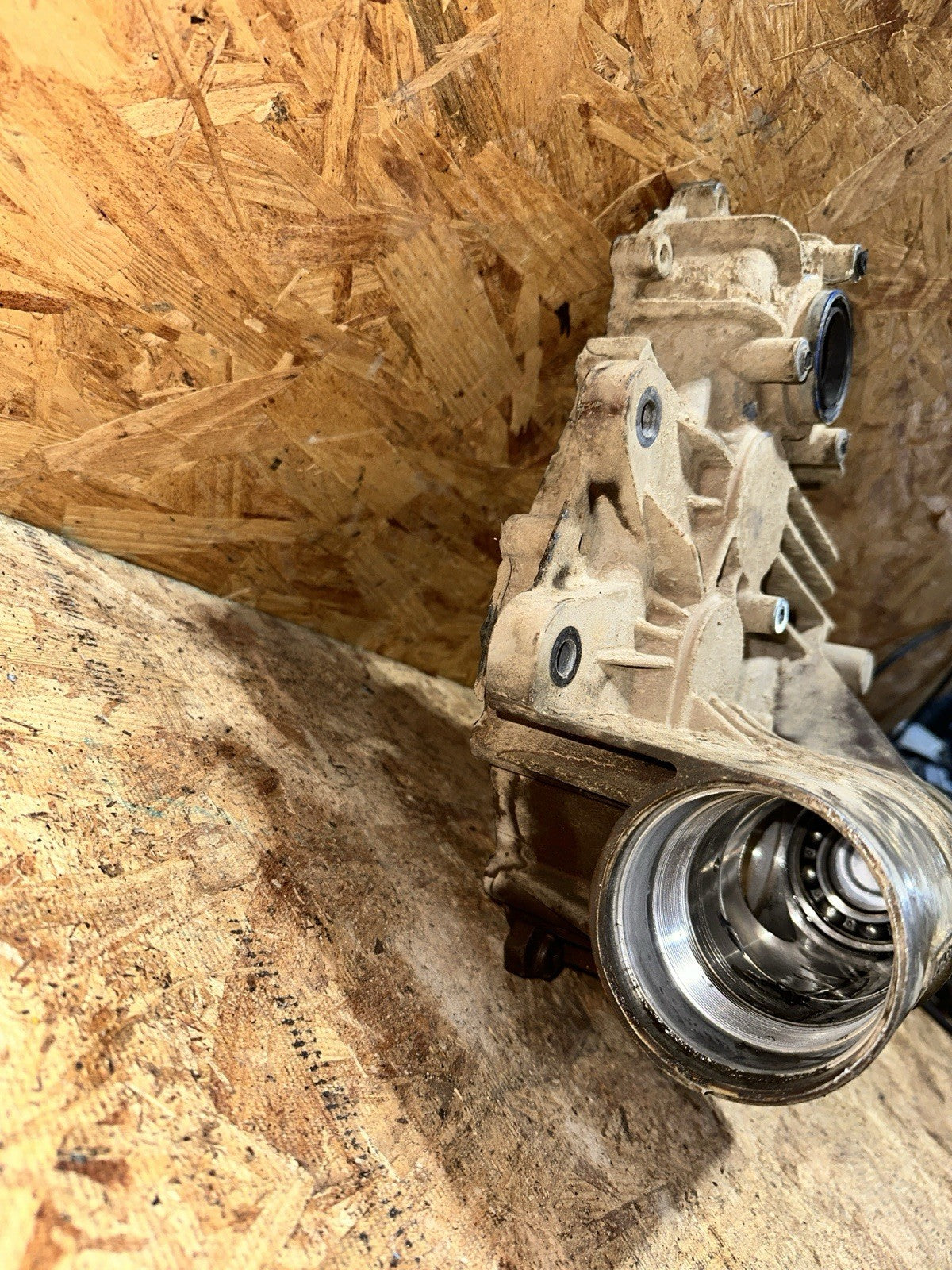 Polaris RZR XP 1000 20 HIGHLIFTER  left Transmission Gear Case Housing 3236544