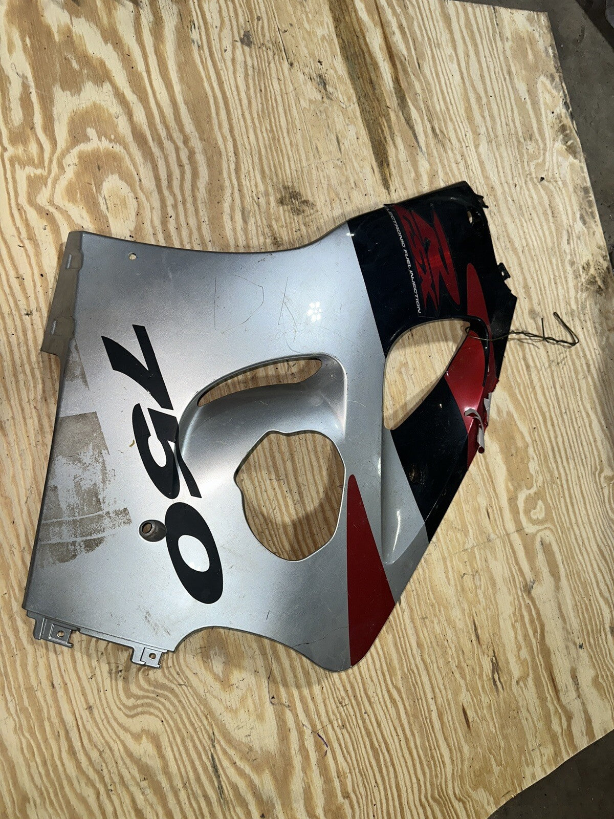 1996-1999 96-99 SUZUKI GSXR750 LEFT LOWER MID UPPER SIDE FAIRING COWL PLASTIC 