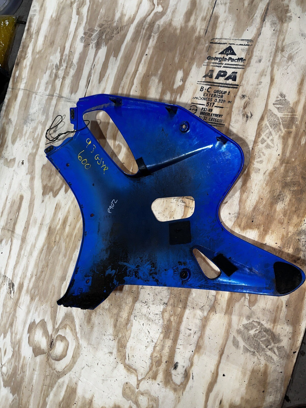 92 93 SUZUKI GSXR 600 93 95 GSXR 750 RIGHT SIDE MID FAIRING COWL OEM 