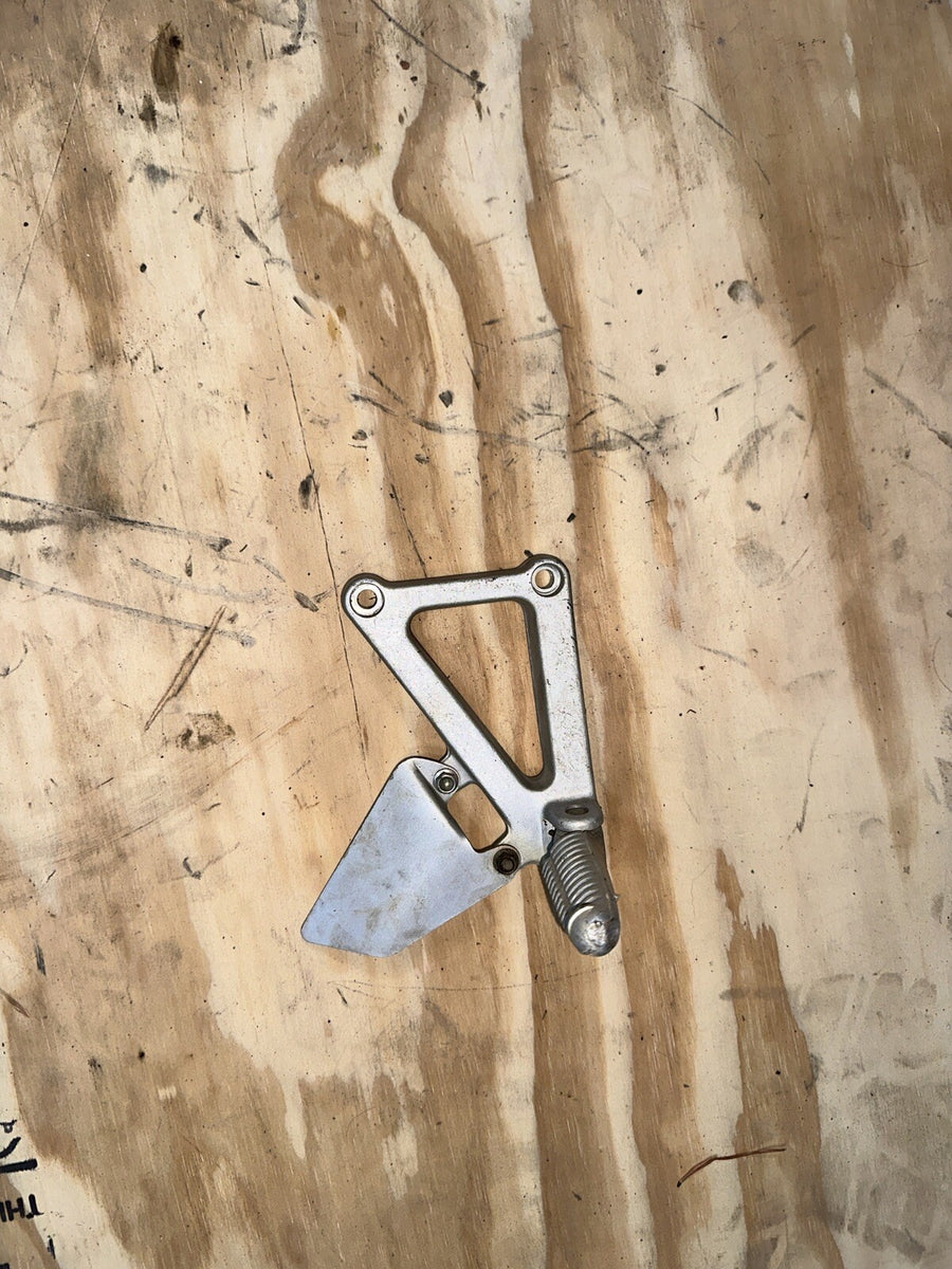 01 Ducati Supersport 750 750SS Right Driver Peg & Bracket