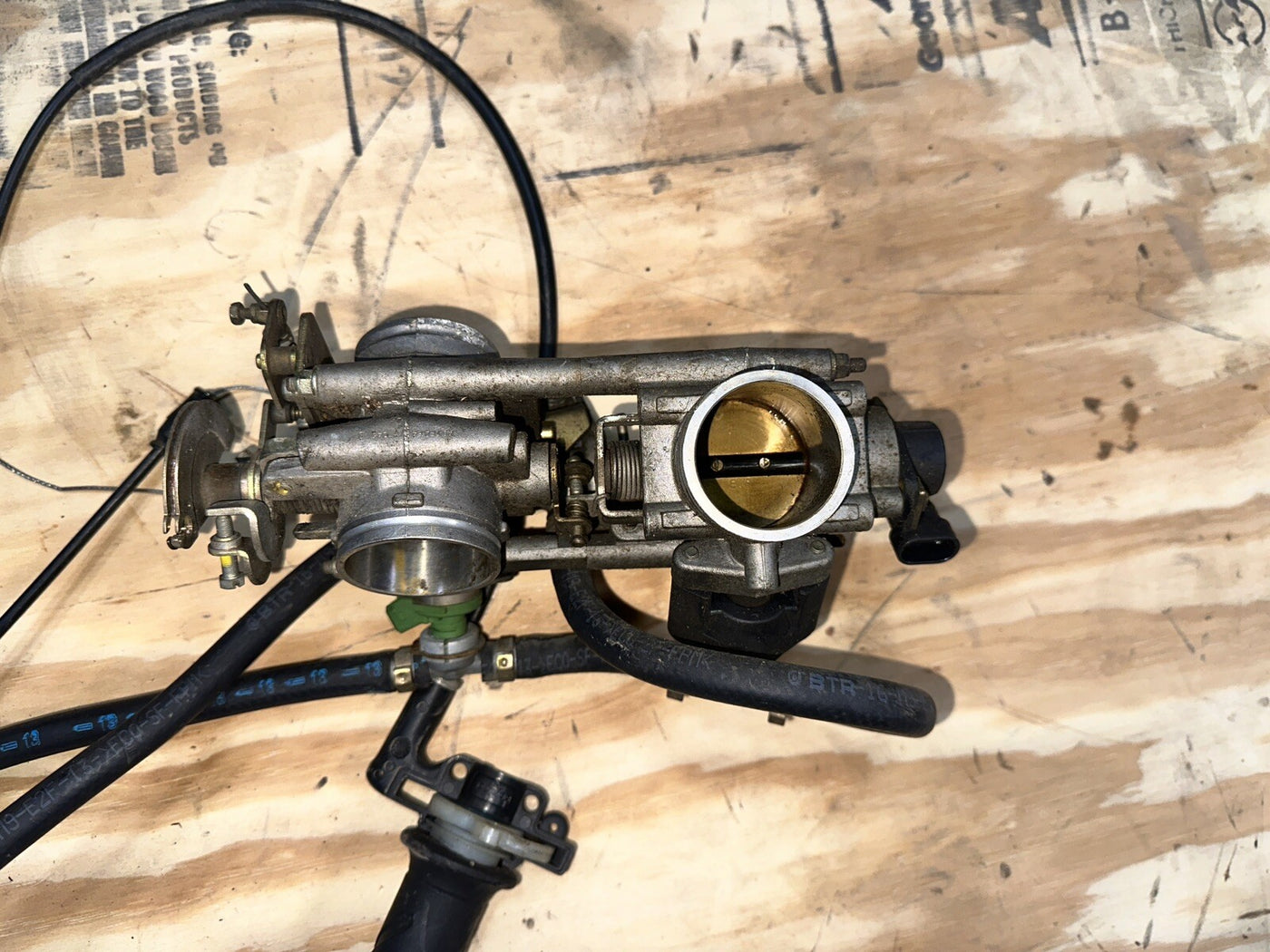 1999 99-01 Ducati 750SS OEM Throttle Bodies Intake Fuel Injectors Hoses