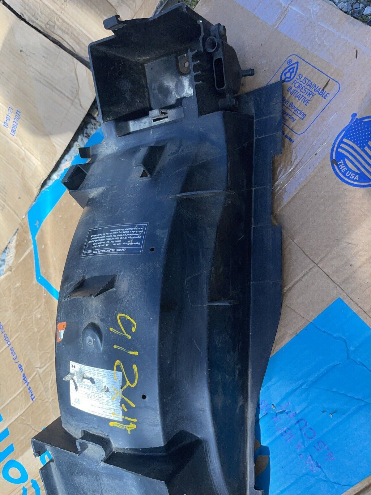 1991 KAWASAKI NINJA ZX11 REAR BACK TAIL UNDERTAIL BATTERY TRAY PLASTIC