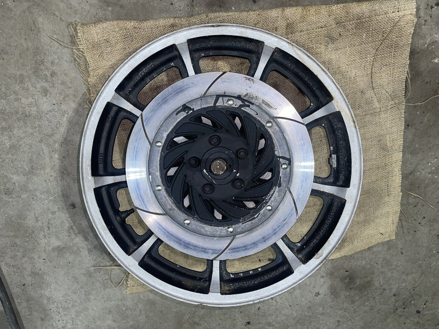 1983-1987 1984 84 HONDA GOLDWING GL1200A ASPENCADE FRONT WHEEL RIM