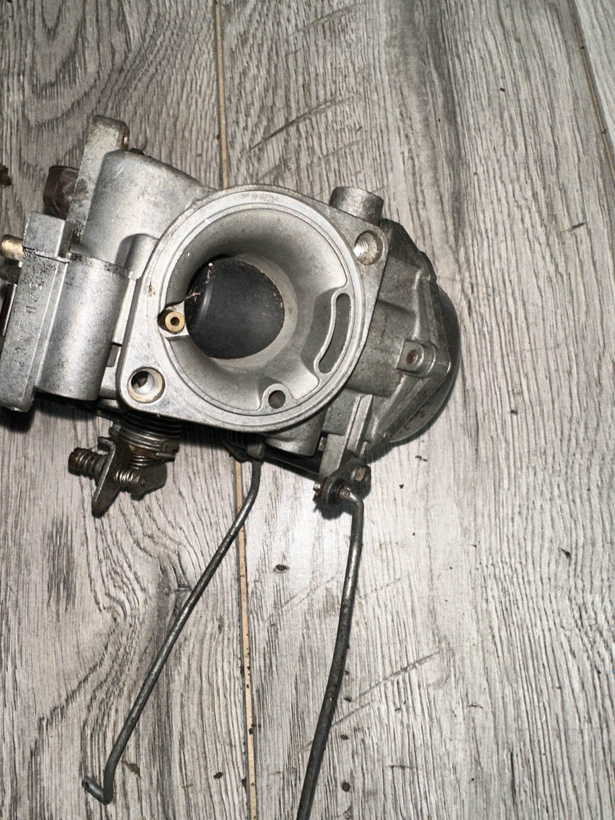 84- 85 Honda VF700 Carburetor Carb Throttle Body OEM SINGLE