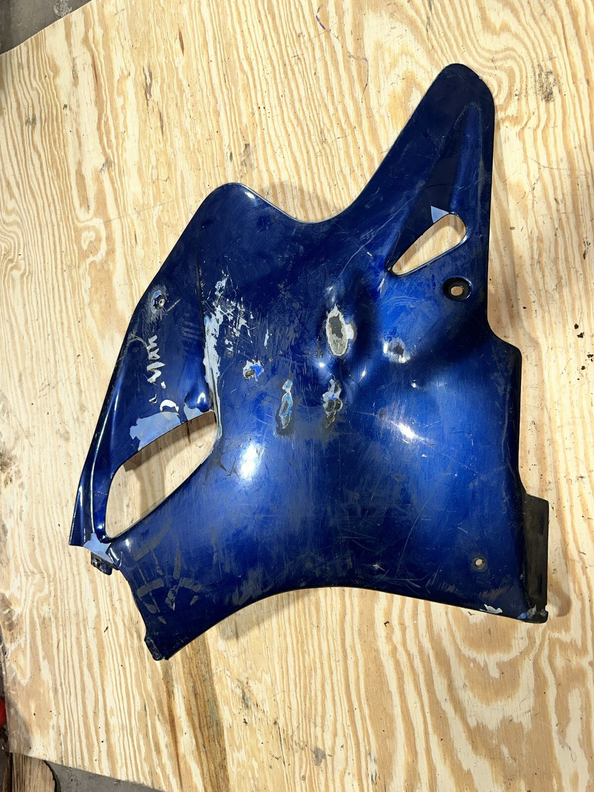 92 93 SUZUKI GSXR 600 750 LEFT SIDE LOWER FAIRING COWL OEM 94481-17E0