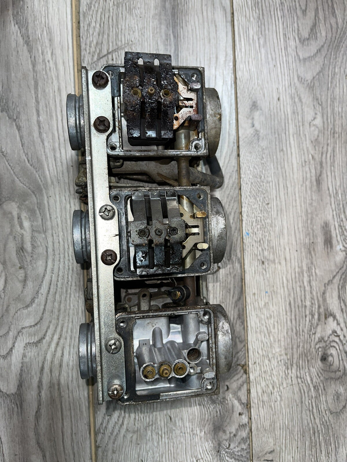 1976 - 1981 yamaha xs850 Carburetors OEM