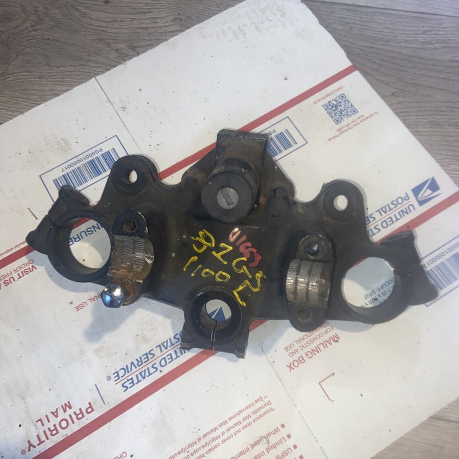 1980 80 80-81 Suzuki GS1100 GS 1100 Front Triple Tree Fork Clamp Holder 