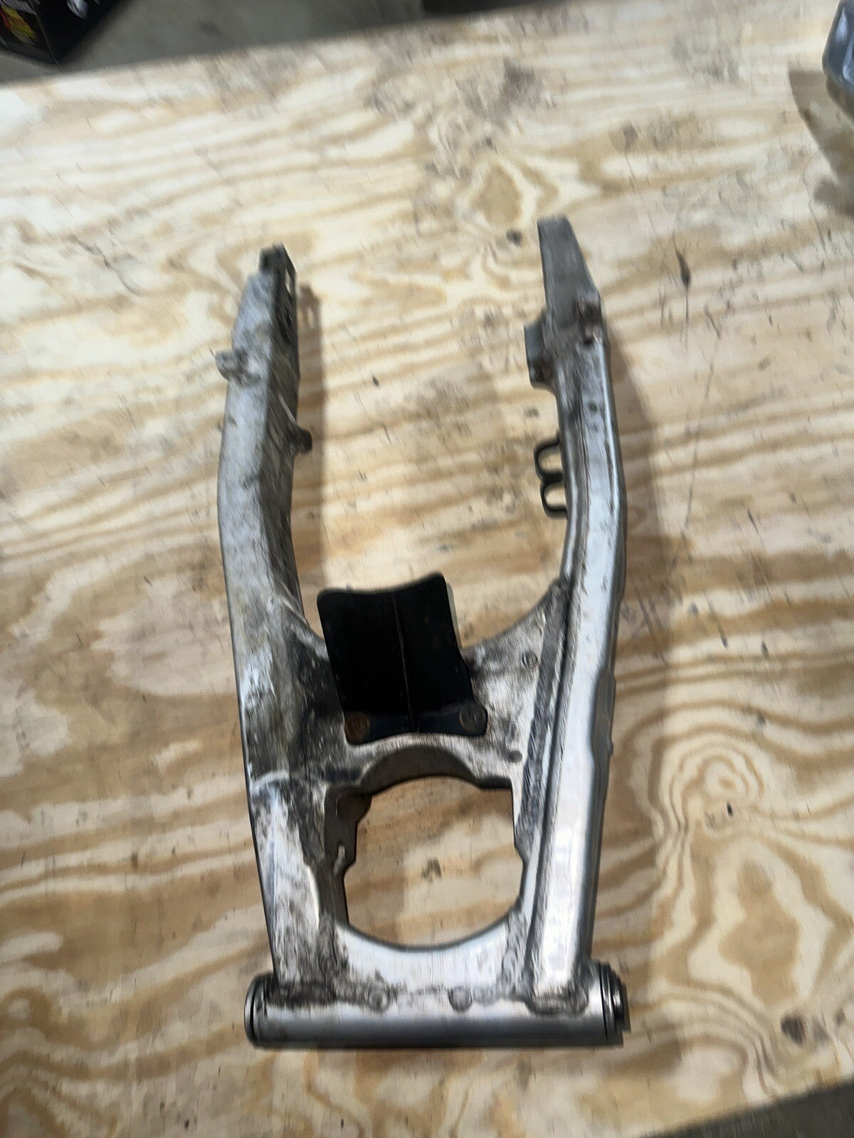 93 Suzuki GSXR750 GSX R750 GSXR 750 Swingarm Swing Arm 