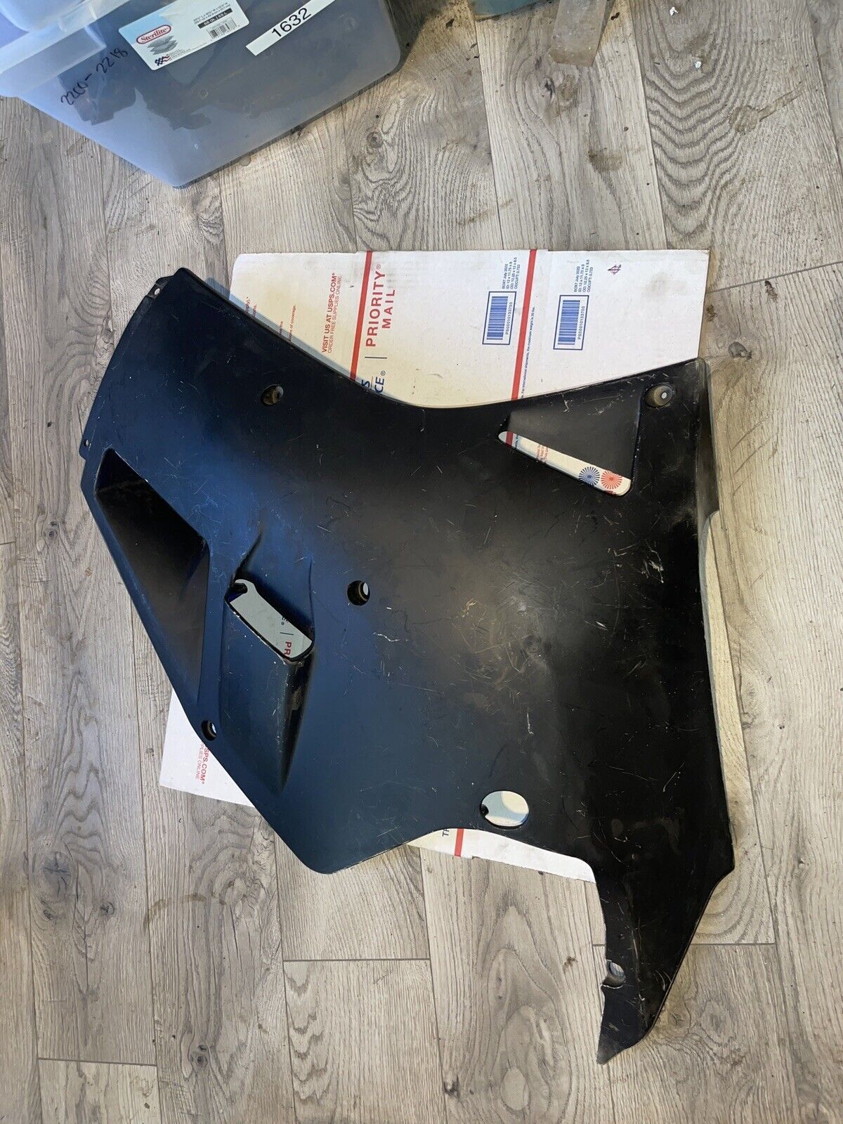 1987 1988 yamaha FZR1000 right fairing cowl plastic side cover body  88 FZR750