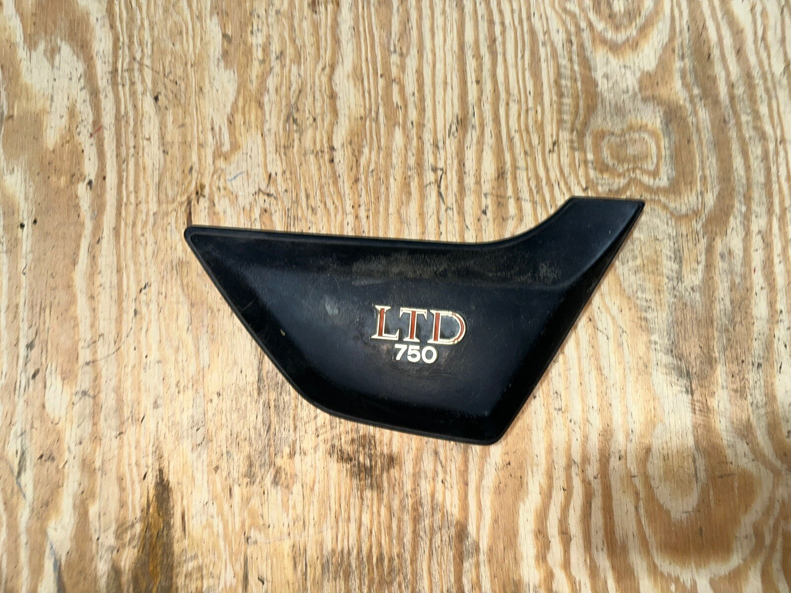 Kawasaki LTD 750 Right Side Cover  Part# 26001-1136 KZ  KZ750LTD KZ750 PANEL