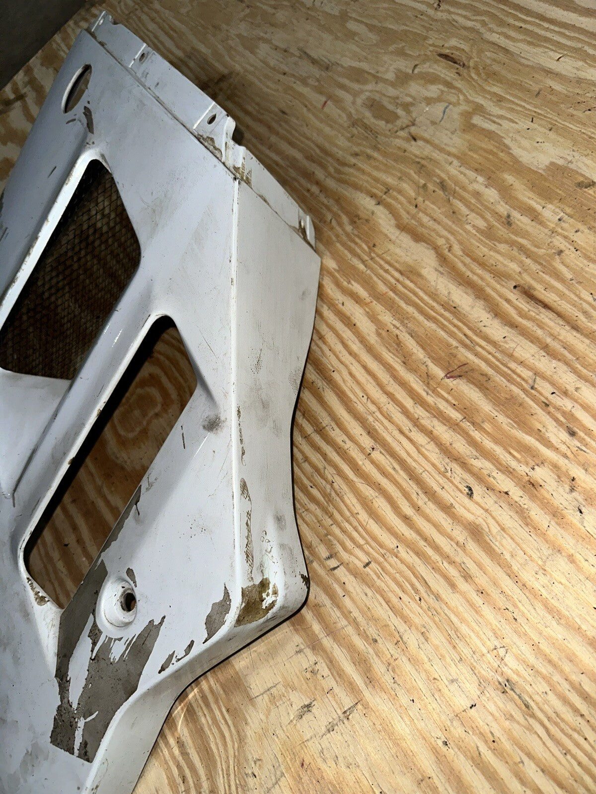 91 92 GSXR1100 LEFT MID SIDE FAIRING COWL PLASTIC OEM
