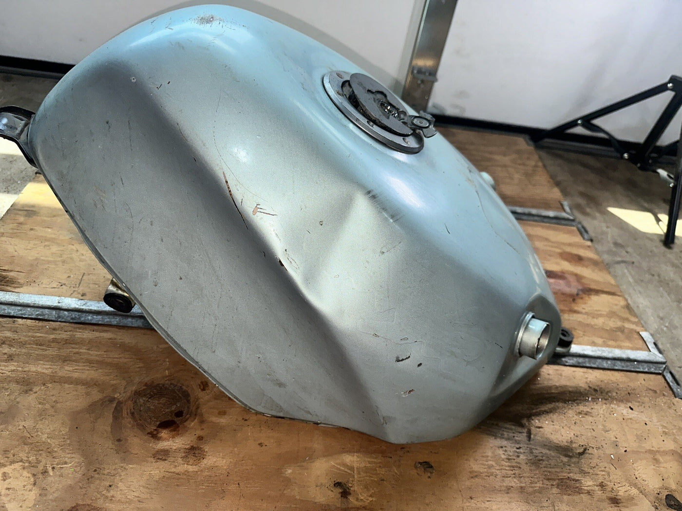 91-92 KAWASAKI NINJA ZX7R ZX750 GAS TANK FUEL CELL PETROL RESERVOIR