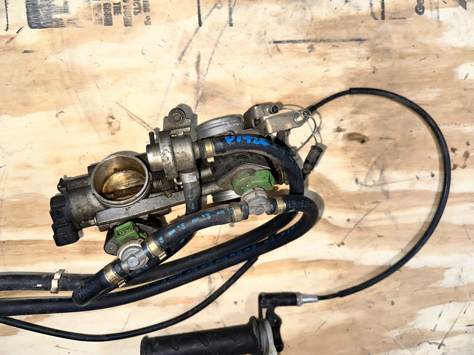 1999 99-01 Ducati 750SS OEM Throttle Bodies Intake Fuel Injectors Hoses