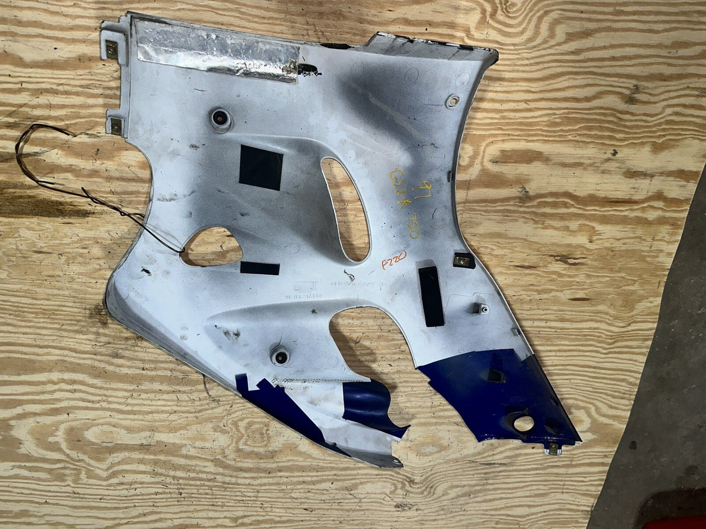 1996 - 2000 SUZUKI GSXR600 GSXR750 SRAD OEM RIGHT SIDE FAIRING COWLING COWL
