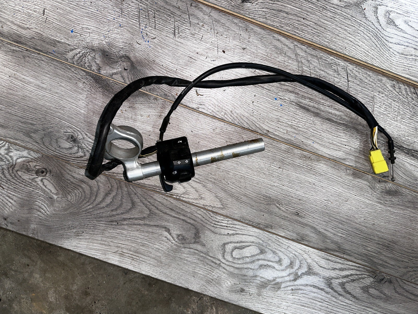 2001 01-03 Suzuki GSXR 600 750 GSXR600 Left Handlebar Control Switch Handle Bar